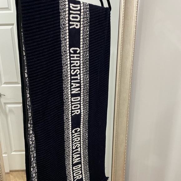 Christian Dior Scarve - Picture 2 of 4